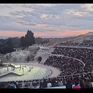  Appartamento Mi Scialai - Teatro A 150 Mt - Museo A 250 Mt -ortigia 1500 Mt